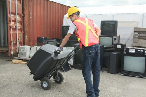 Guildford experts handling flat clearance